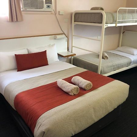 Bradman Motor Inn Cootamundra Esterno foto