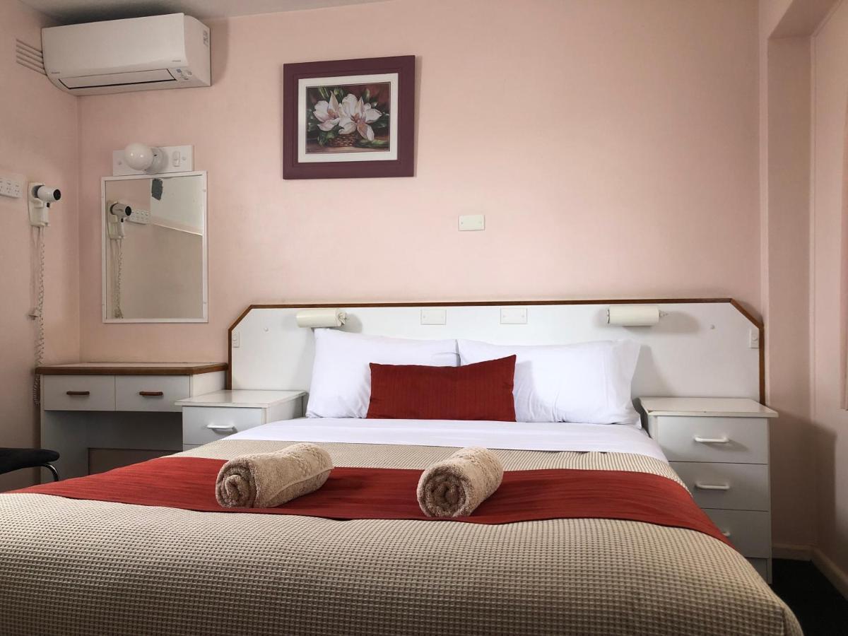 Bradman Motor Inn Cootamundra Esterno foto