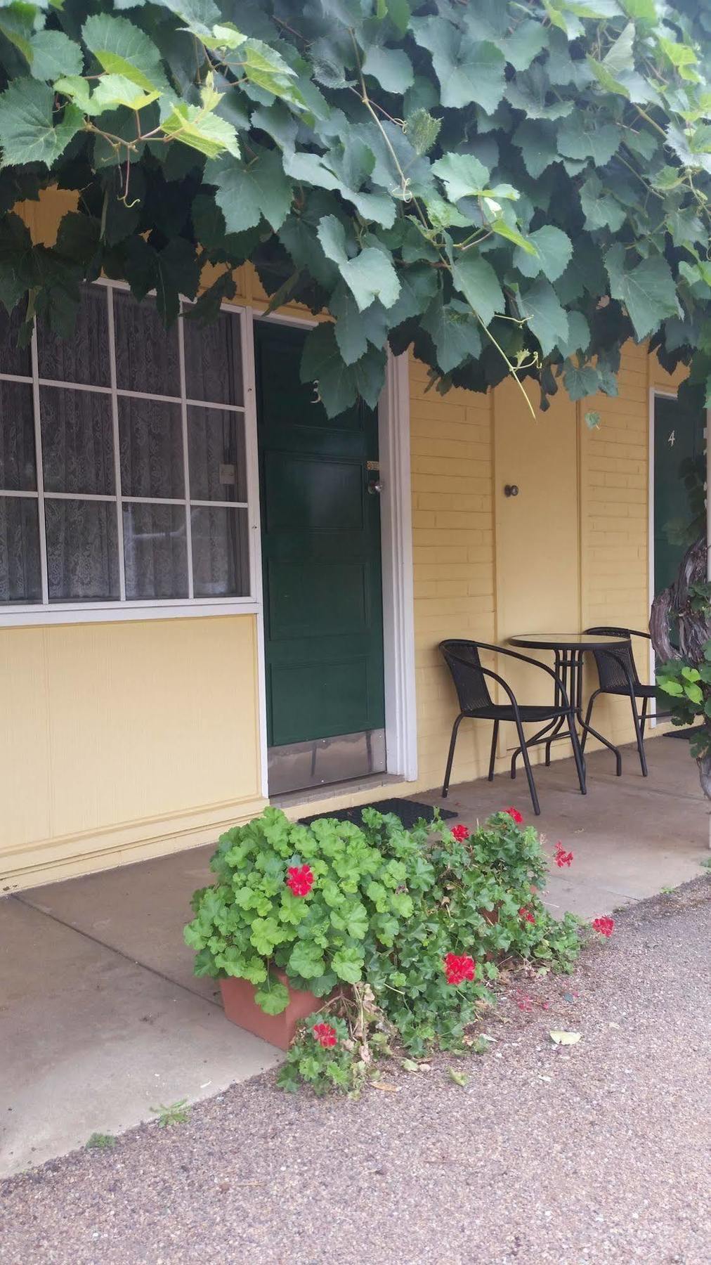 Bradman Motor Inn Cootamundra Esterno foto