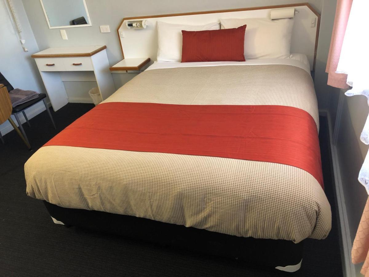 Bradman Motor Inn Cootamundra Esterno foto